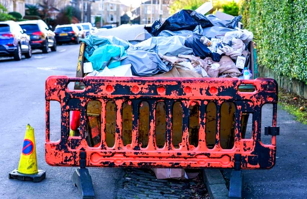 Rubbish Removal Services in Westwood Gardens